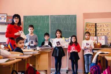 Значение выпускницы Рады Сапаниди в сохранении армянских традиций в Москве спустя три десятилетия